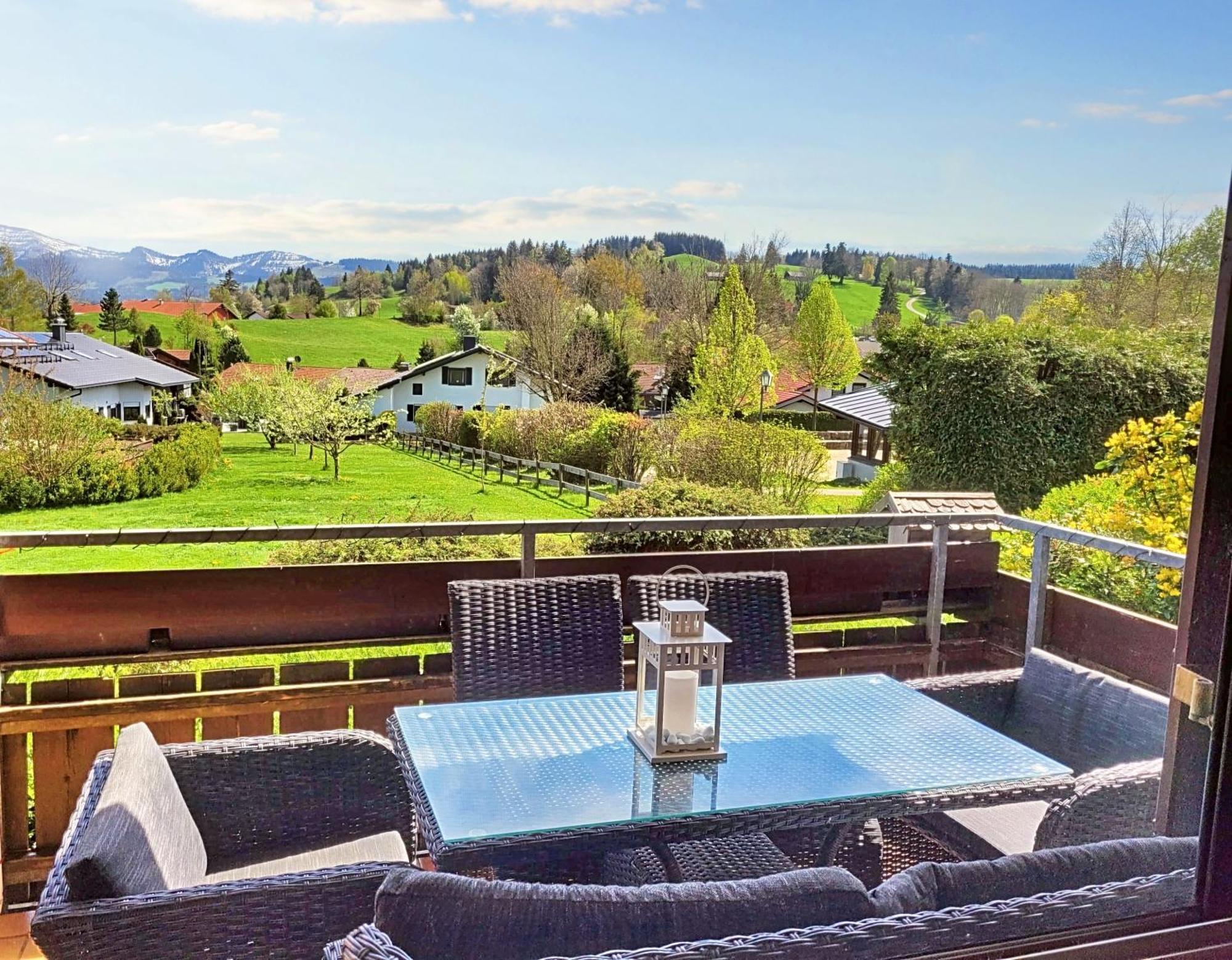 Lindners Hideaways - Bergnest Lodge - Bergblick Fewo 6 Pers Balkon Garten Hund Ski Unterkunft Luftkurort Oberreute Naehe Buchenegger Wasserfaelle Eistobel Bodensee Extérieur photo